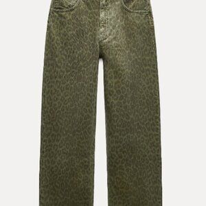 Zara Animal Print TRF Oversized Jeans with a High Waist in Green Leopard Size 8